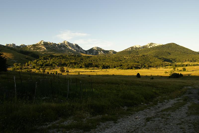 DSC07188.JPG - Mt Velebit - Ostarije and Dabarski kukovi from Prpa
