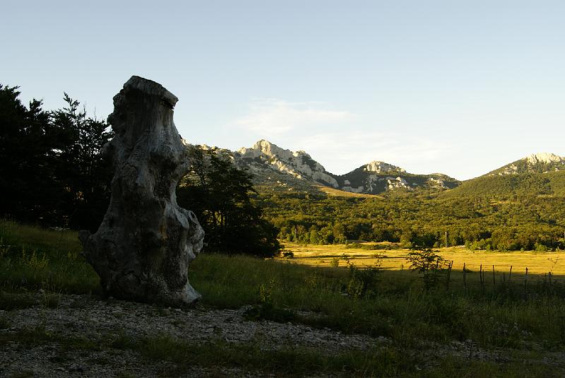 DSC07196.JPG - Mt Velebit - Ostarije and Dabarski kukovi from Prpa